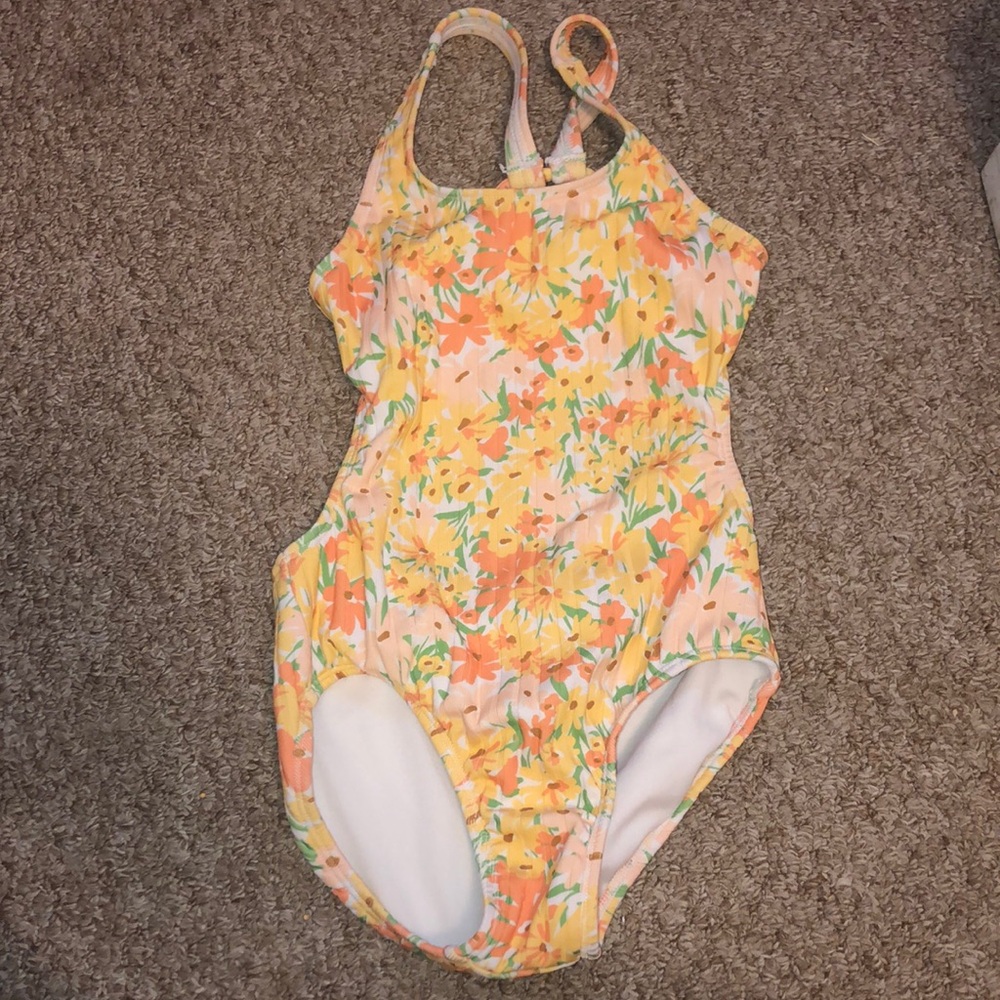 Art class one piece swimsuit girls size M 7/8 (open back)